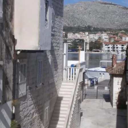 Klaudija S Charming & - Attic Апартаменты