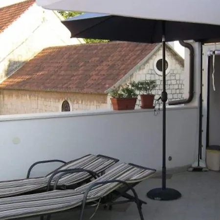 Klaudija S Charming & - Attic *