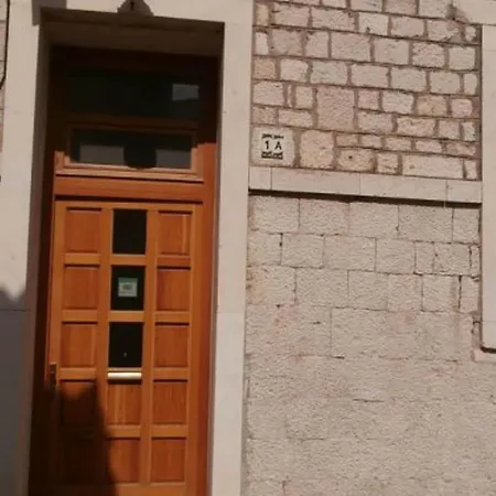 Klaudija S Charming & - Attic Trogir